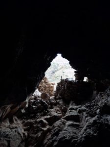Լաստի այրի գլխավոր քարայրի ներսը