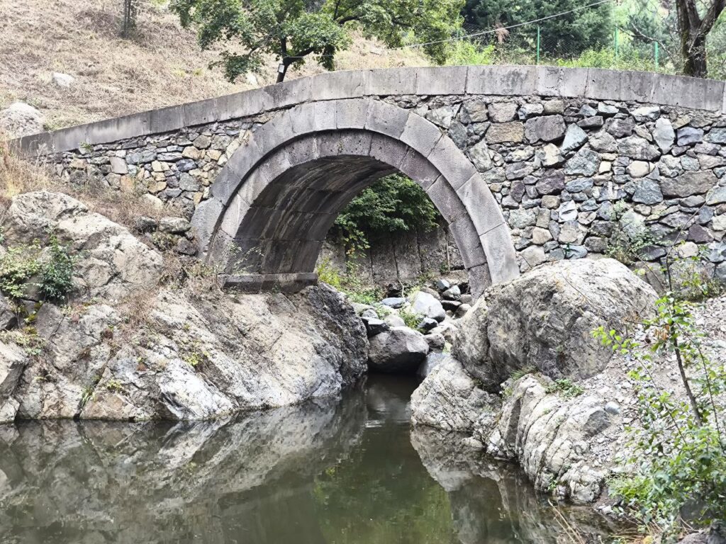 Հաղպատի Ջրաղացաձորի կամուրջը Լոռու մարզում