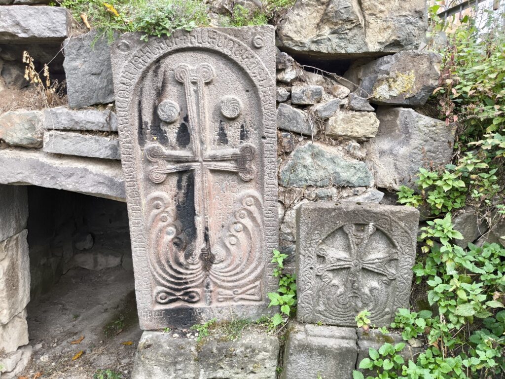 Հաղպատի Սուրբ Սիոն եկեղեցու խաչքարեր