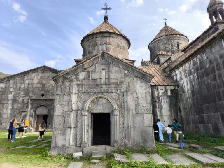 Հաղպատի վանքի Սուրբ Աստվածածին եկեղեցի՝ փոքր կառույց, հետաքրքիր հորինվածքով և զարդաքանդակներով