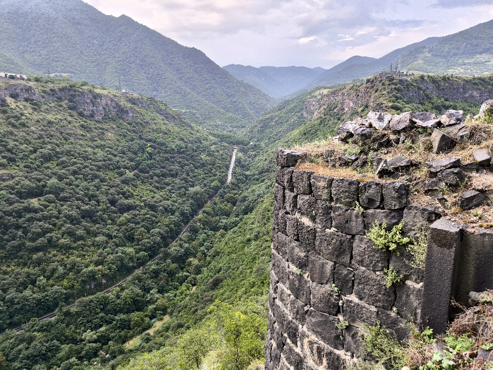 Հաղպատի ձորը Կայանբերդ ամրոցից