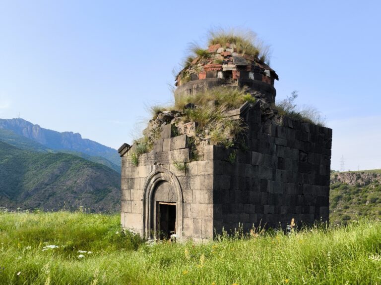 Դսեվանք եկեղեցի՝ Հաղպատի Կայանբերդ ամրոցի նշանավոր կառույցը: